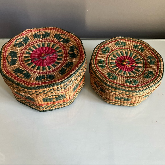 Vintage Sweetgrass Lidded Nesting Basket Set Of 2 - Picture 3 of 7